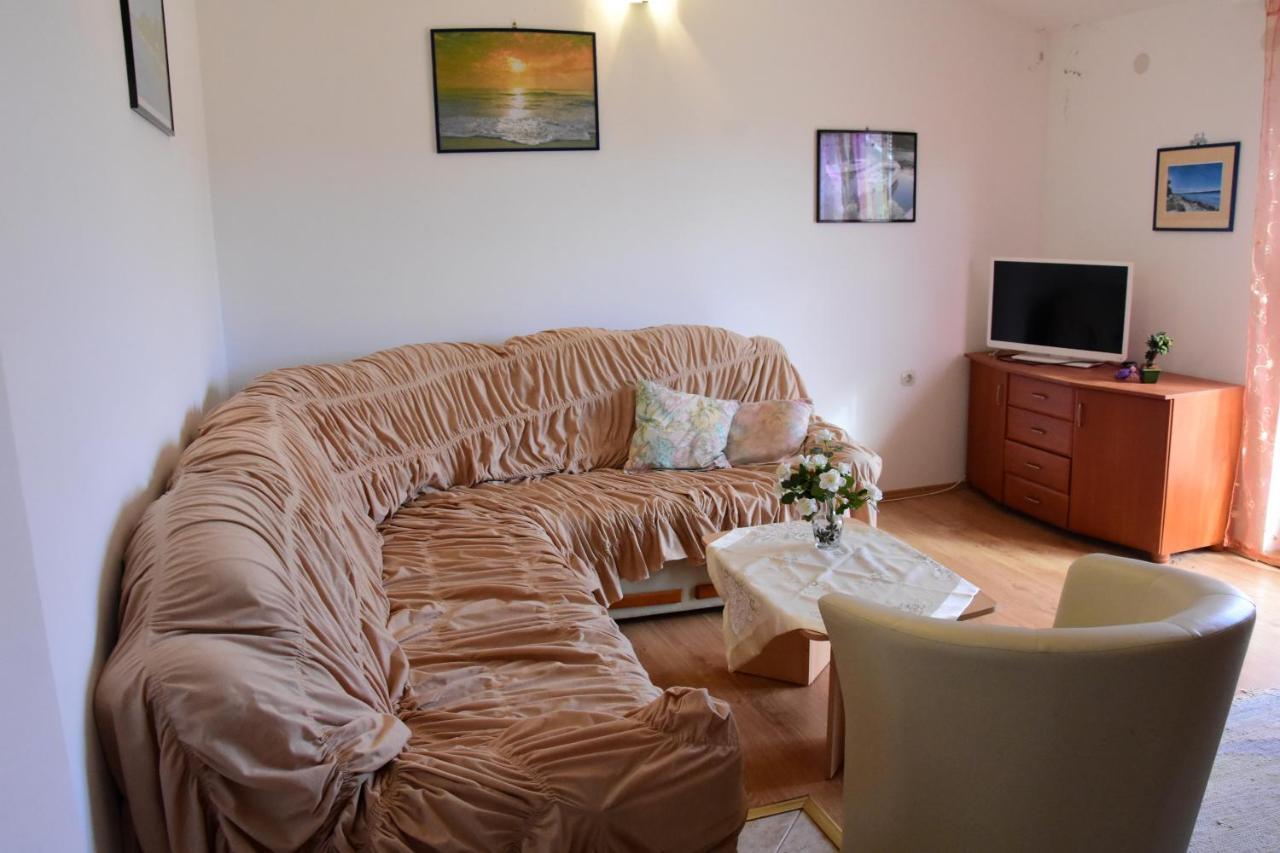 Apartments Zana Vir Luaran gambar