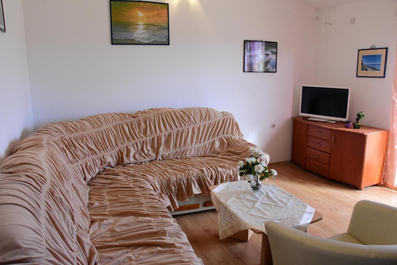 Apartments Zana Vir Luaran gambar